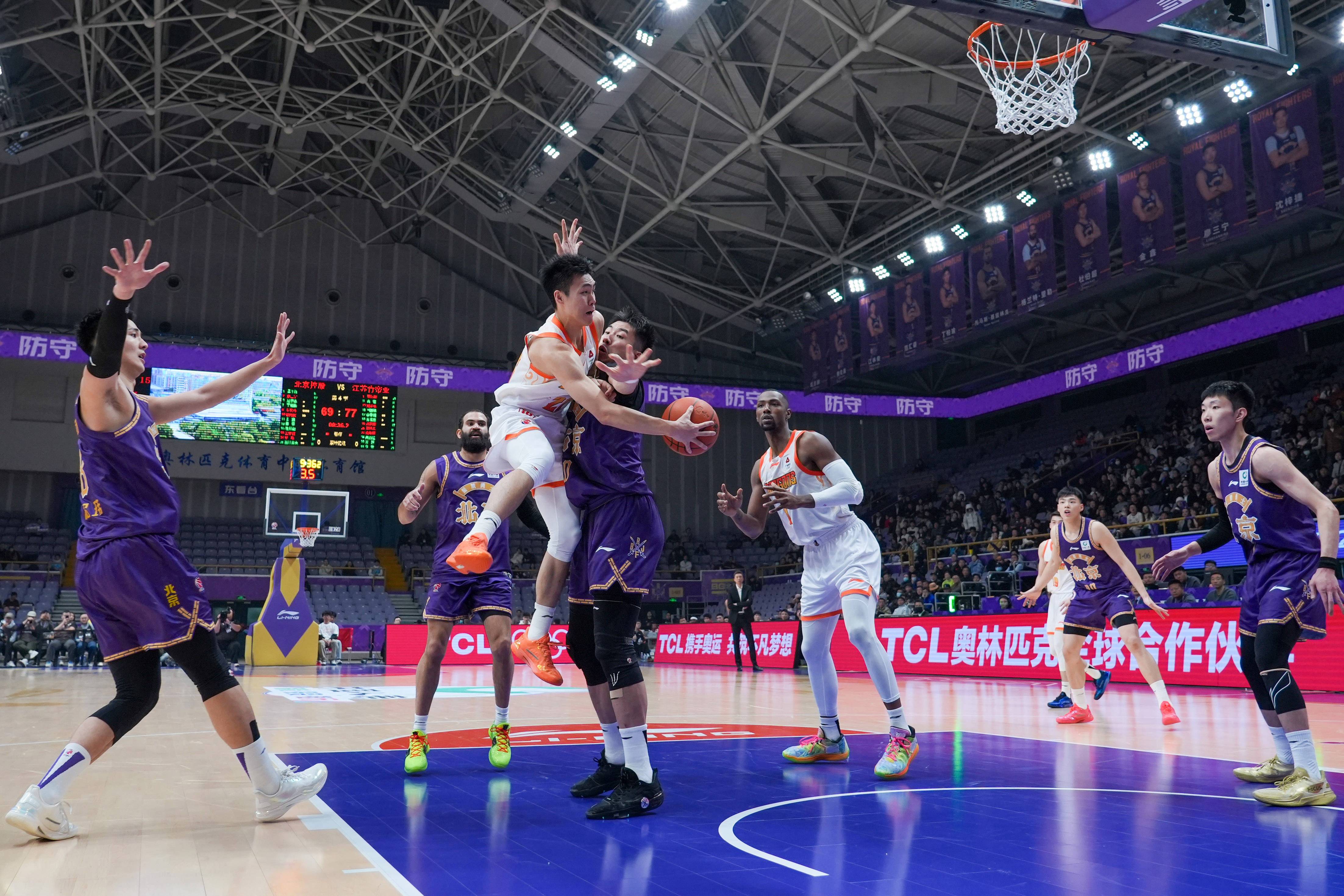 kaiyun下载-重磅！山东男篮围绕足总杯强势反弹巴特勒连续三场比赛得分超过惊艳表现，风云突变广州队赛后遗憾出局(山东男篮比赛回放)