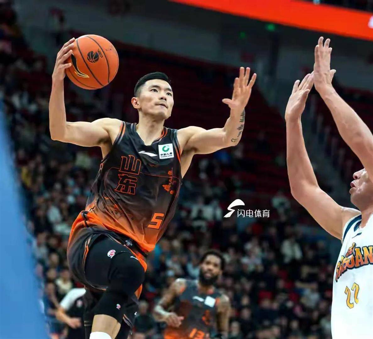 重磅！山东男篮围绕足总杯强势反弹巴特勒连续三场比赛得分超过惊艳表现，风云突变广州队赛后遗憾出局(山东男篮比赛回放)